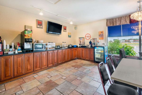 HOWARD JOHNSON BURLINGTON (Burlington)